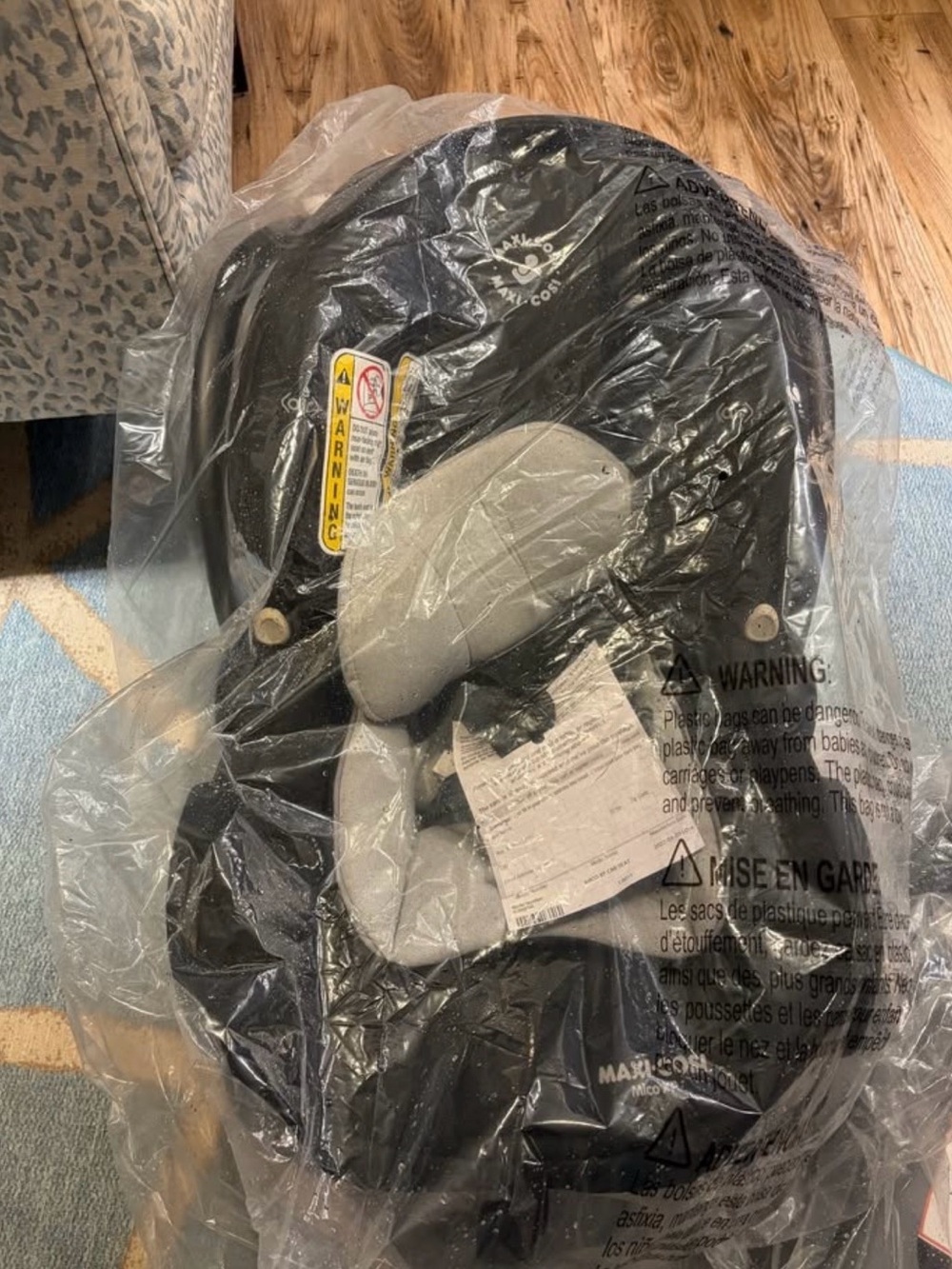 Maxi cosi infant car seat and base